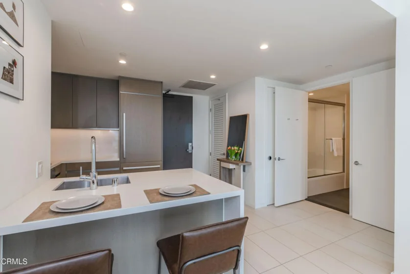 889 Francisco Street #802 photo 13
