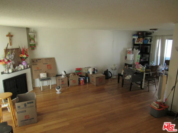 7115 Etiwanda Avenue #18 photo 3