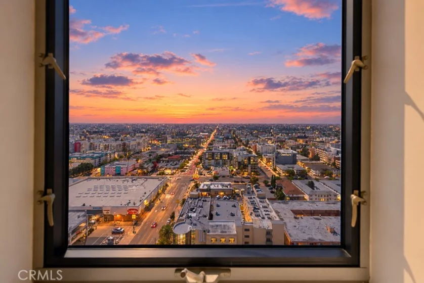 3810 Wilshire Boulevard #1811 photo 6