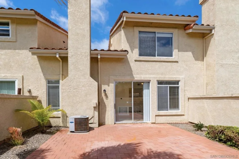 10911 Creekbridge Place photo 8