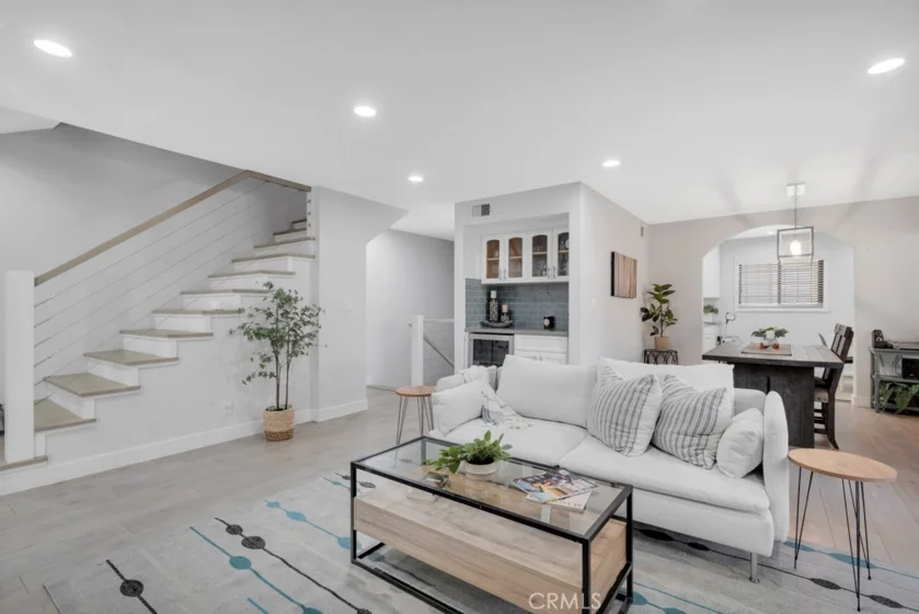 14634 Magnolia Boulevard #6 photo 1