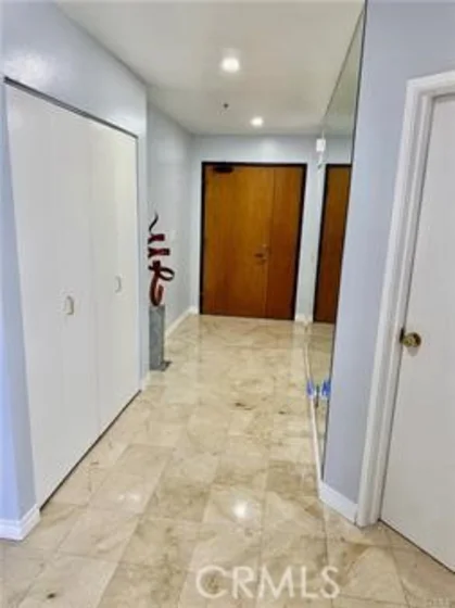 1310 E Ocean #906 photo 2