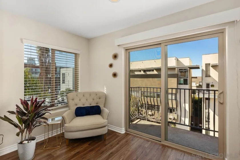 801 W Hawthorn Street #301 photo 5