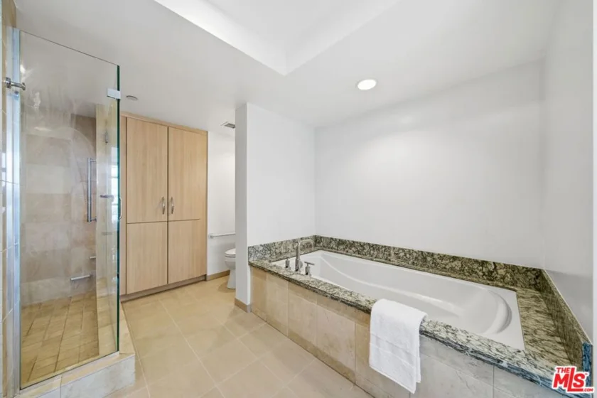 13650 Marina Pointe Drive #1603 photo 35