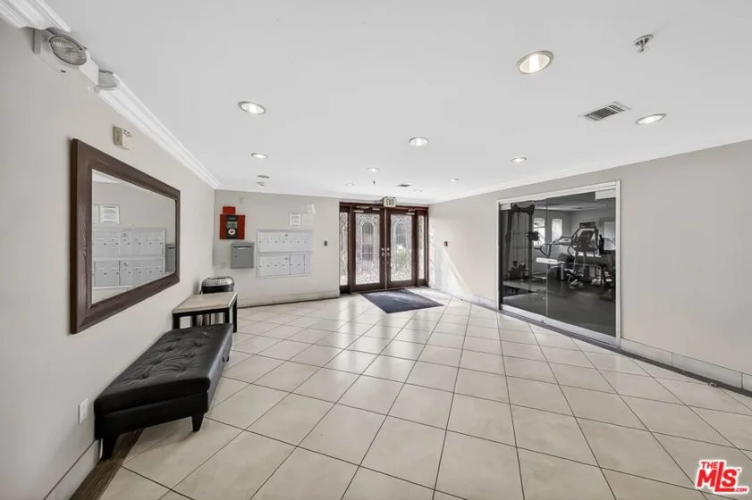 956 S Wilton Place #201 photo 13