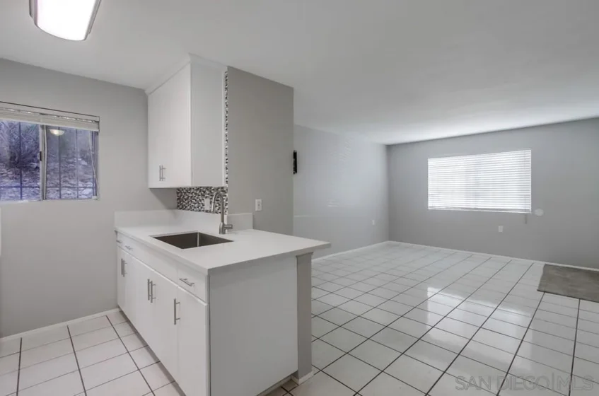6732 University Avenue photo 1