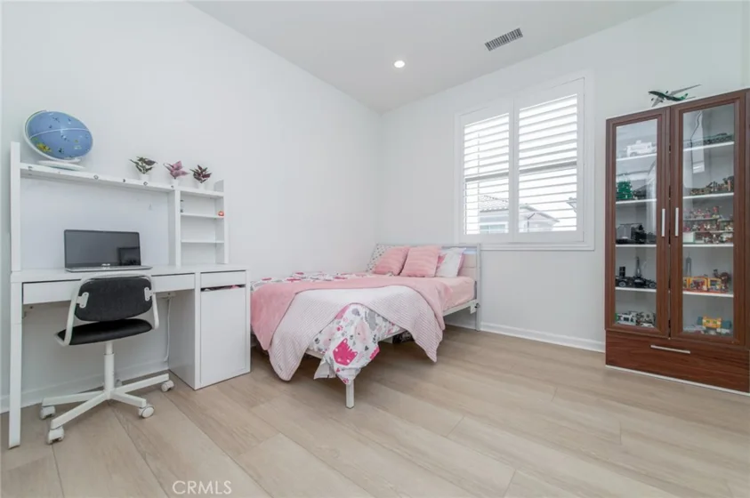 105 Breakwater photo 15