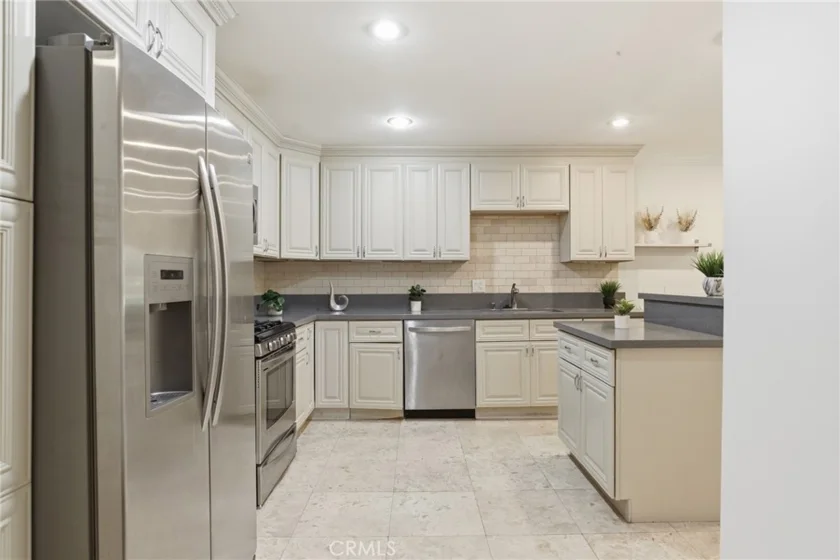 4189 Vineland Avenue #111 photo 7