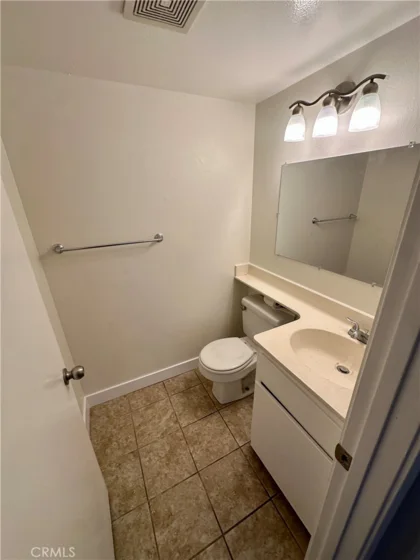 835 W Orangewood photo 12
