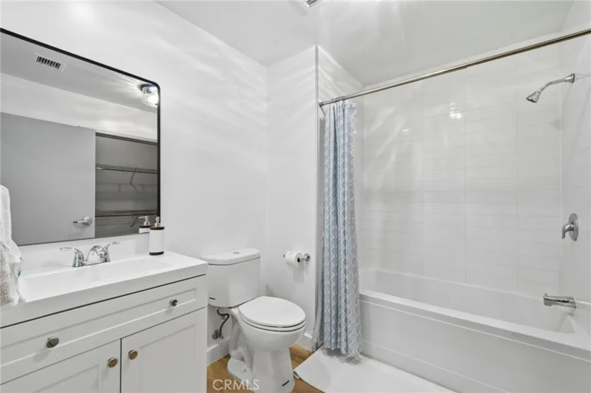 645 W 9th Street #424 photo 7