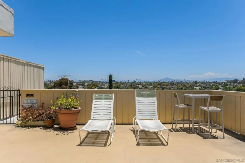 1907 Robinson Avenue #304 photo 17