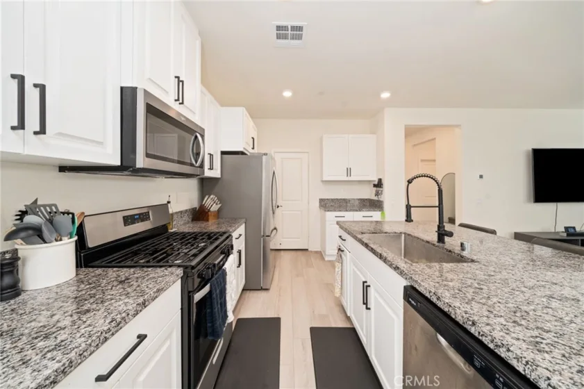 4052 Summer Way photo 4