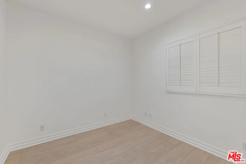 4711 Ambrose Avenue #204 photo 29