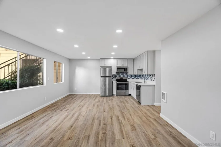 1274 Holly Avenue photo 4