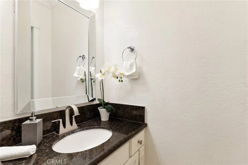 648 W Main #D photo 16