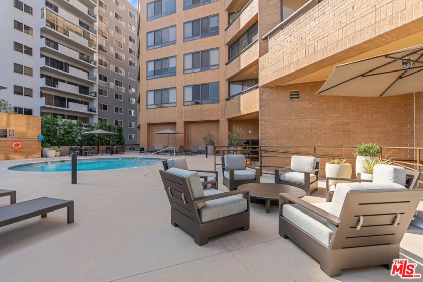 10430 Wilshire Boulevard #606 photo 38