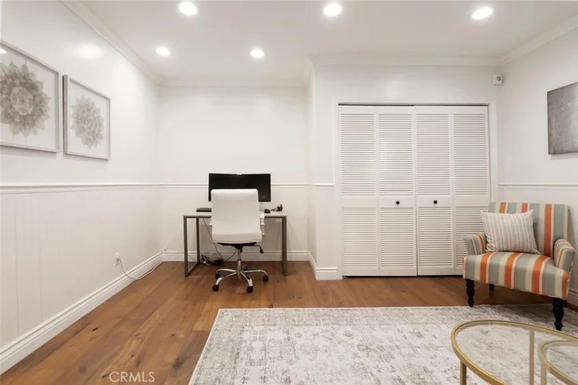 15248 Dickens Street #102 photo 30