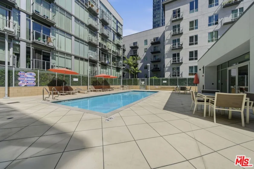 645 W 9th Street #406 photo 21