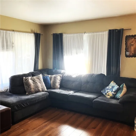 1122 S Dover photo 4