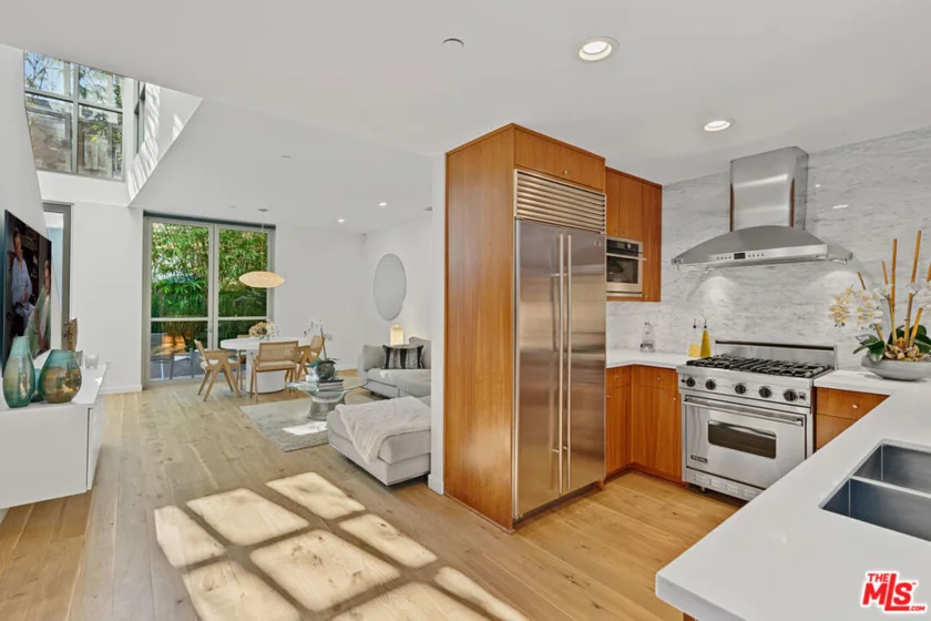 8223 Norton Avenue #4 photo 1
