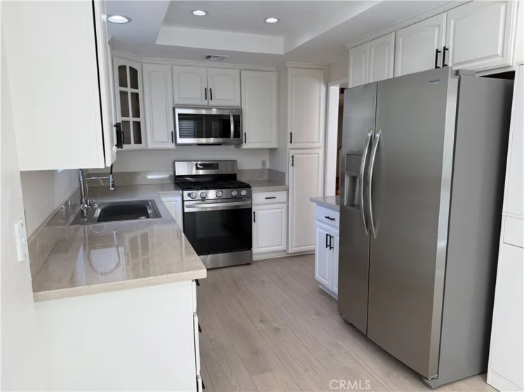 15221 Magnolia #E photo 16