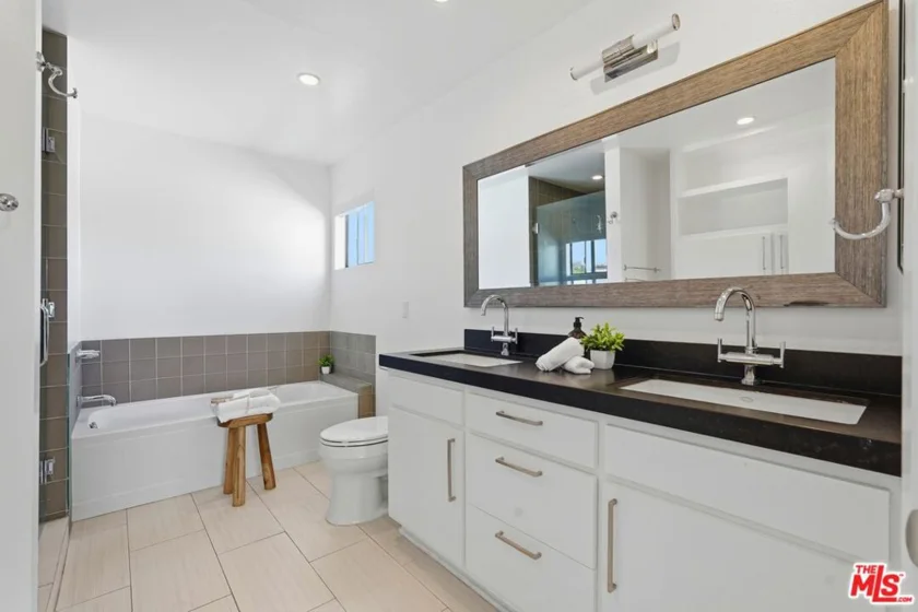 1613 Manning Avenue #1 photo 4