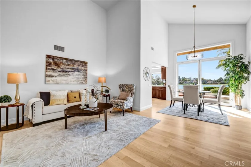 70 Fairlake photo 10