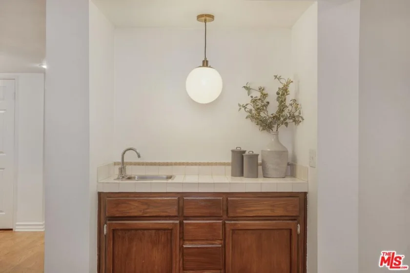 15231 Magnolia Boulevard #114 photo 6