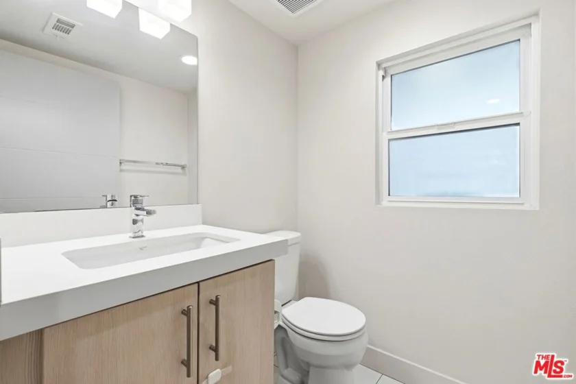 2111 N Cahuenga Boulevard #11 photo 15