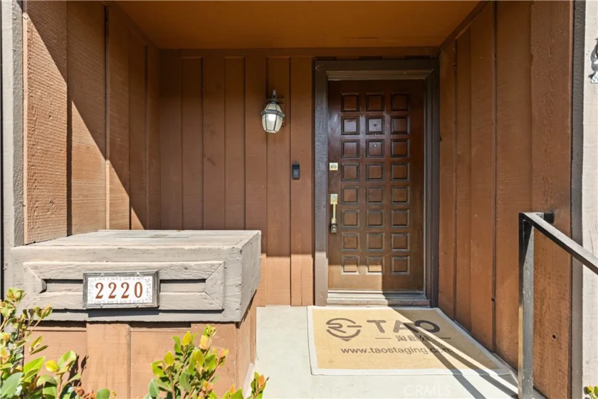 2220 Mount Shasta Drive photo 5