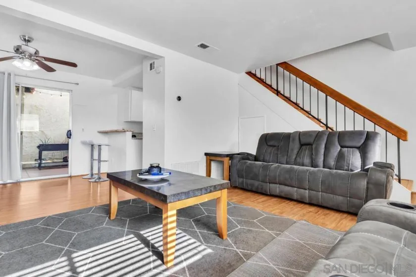 748 N Mollison Ave Unit A photo 42