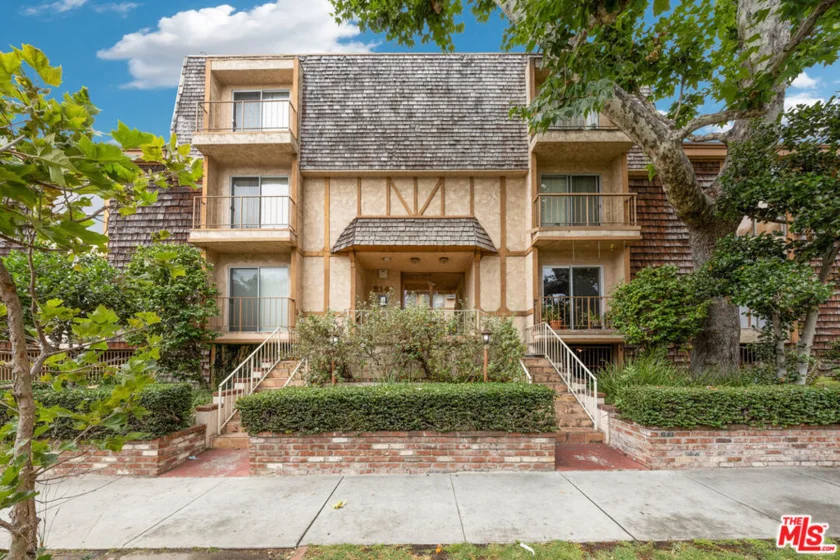 2141 S Bentley Avenue #107 photo 16