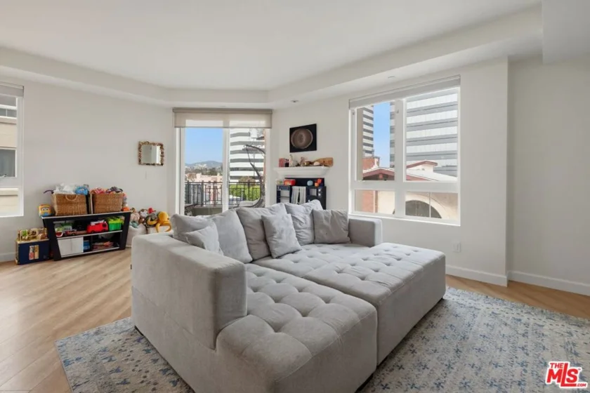 12222 Wilshire Boulevard #501 photo 6