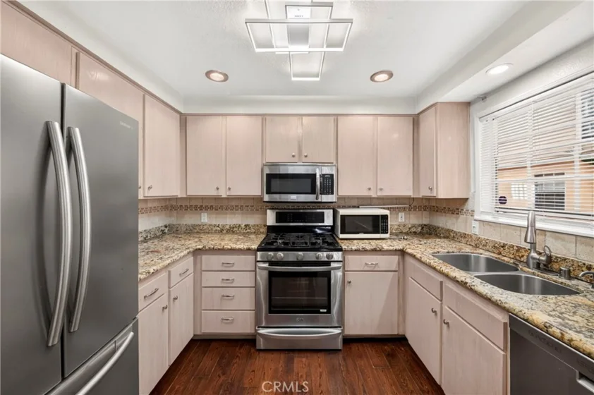 321 W. Queen St. Unit 8 photo 14