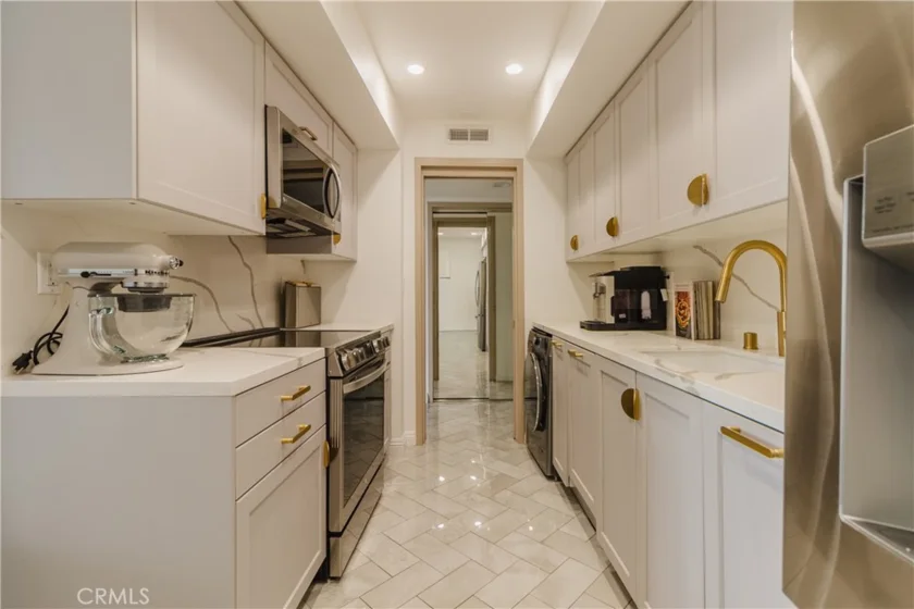 7250 Franklin Avenue #1008 photo 34