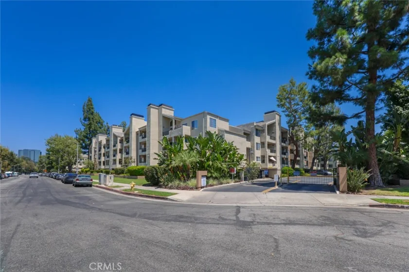 5500 Owensmouth #218 photo 16
