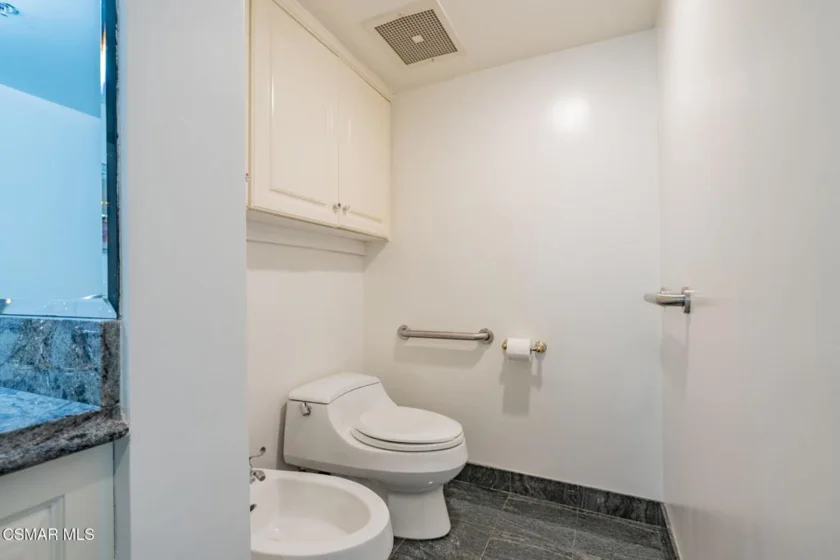 10660 Wilshire Boulevard #410 photo 49