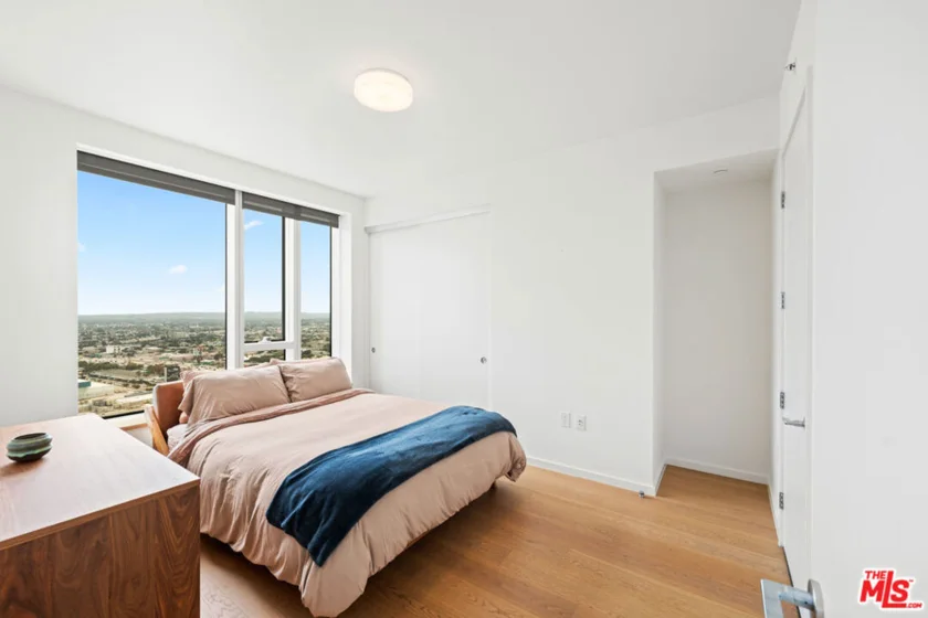 889 Francisco Street #3401 photo 34
