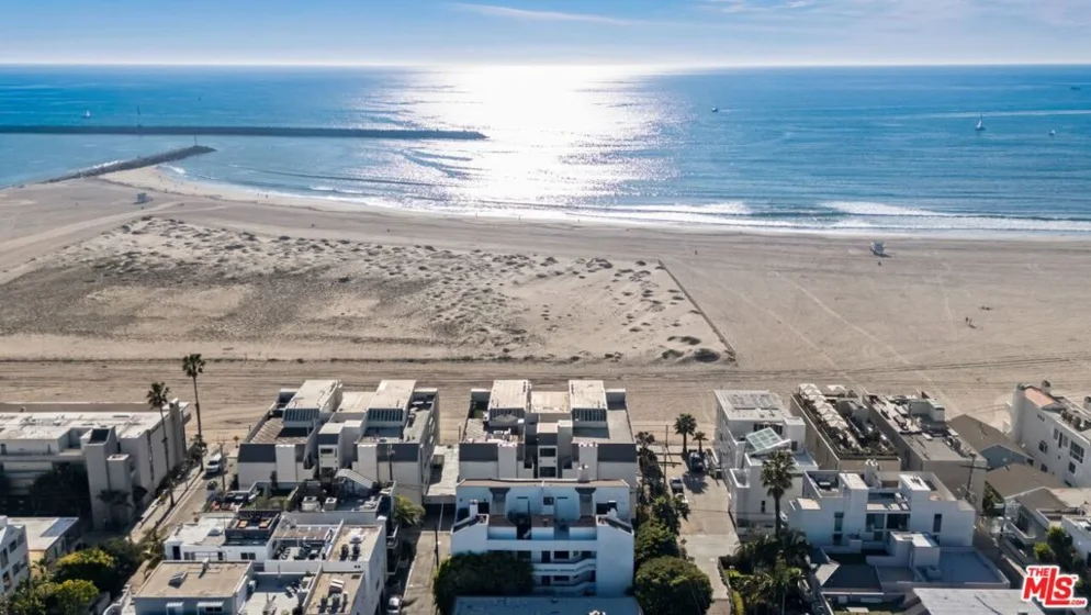 5205 Ocean Front Walk #301 photo 1