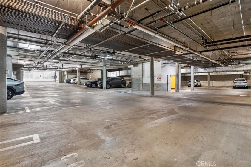 160 S Hudson Avenue #111 photo 24