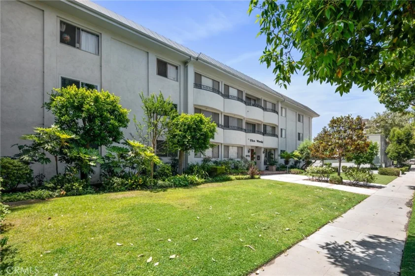 972 E California #307 photo 28