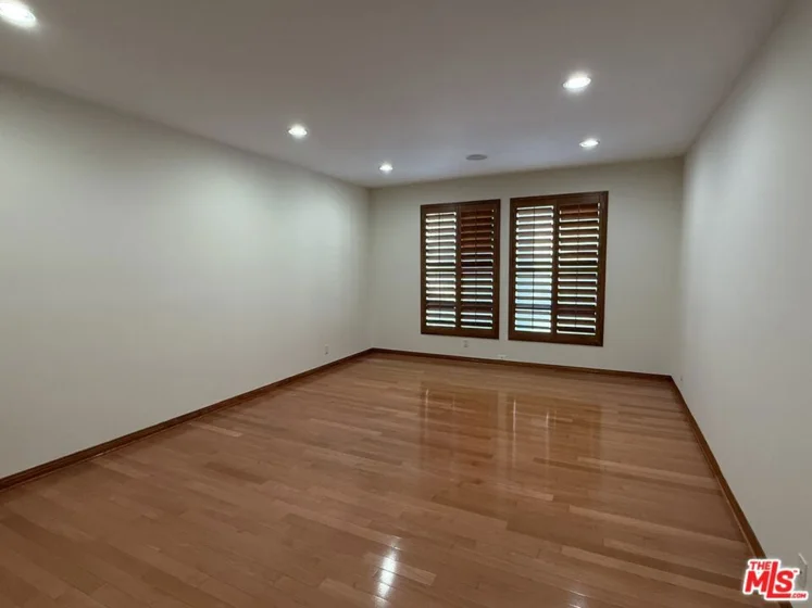 450 N Oakhurst Drive #304 photo 6