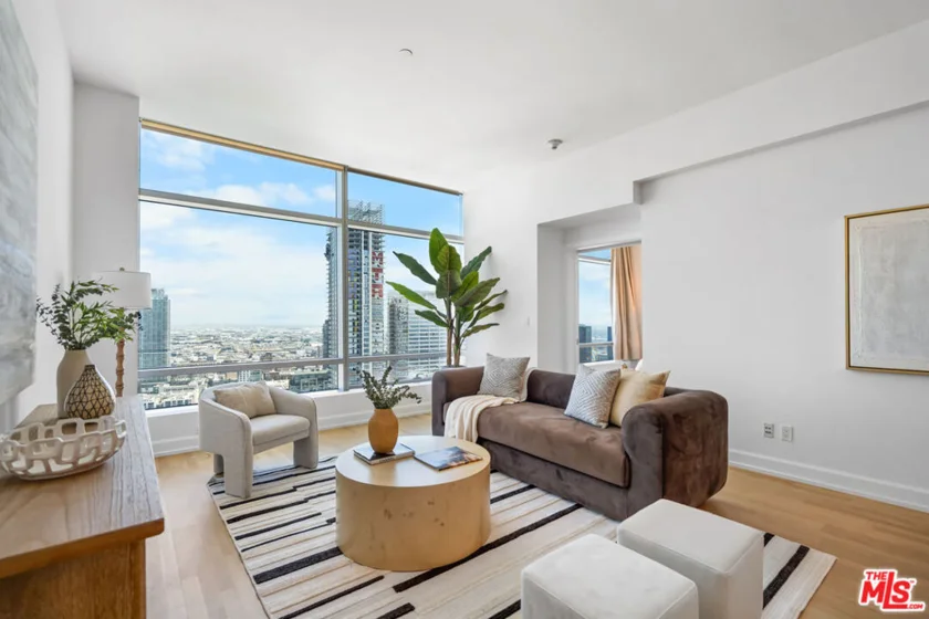 900 W Olympic Boulevard #37E photo 1