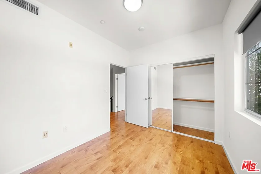 2864 Sunset Place #201 photo 26