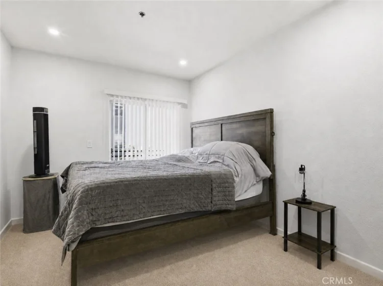 838 Pine #215 photo 11