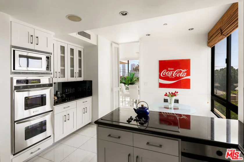 10350 Wilshire Boulevard #404 photo 16