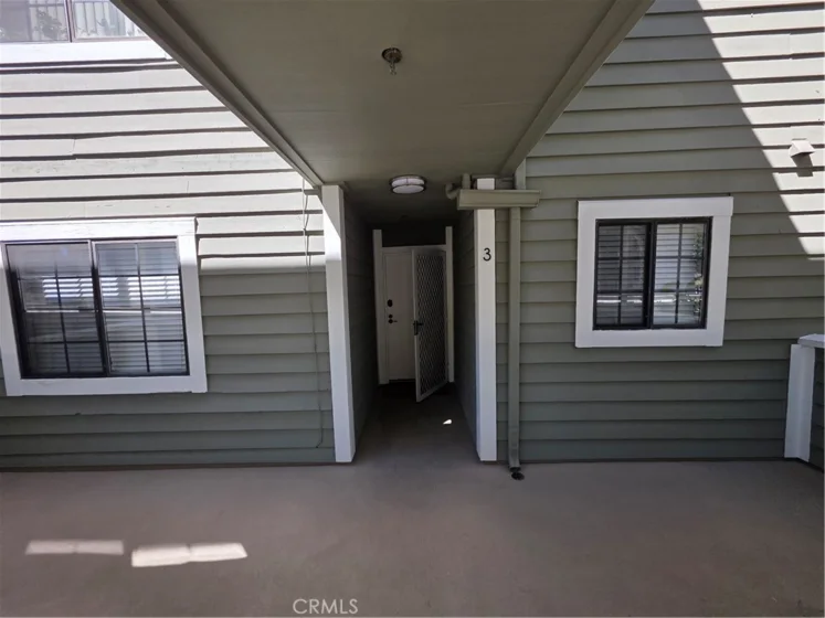 6545 Reseda photo 22