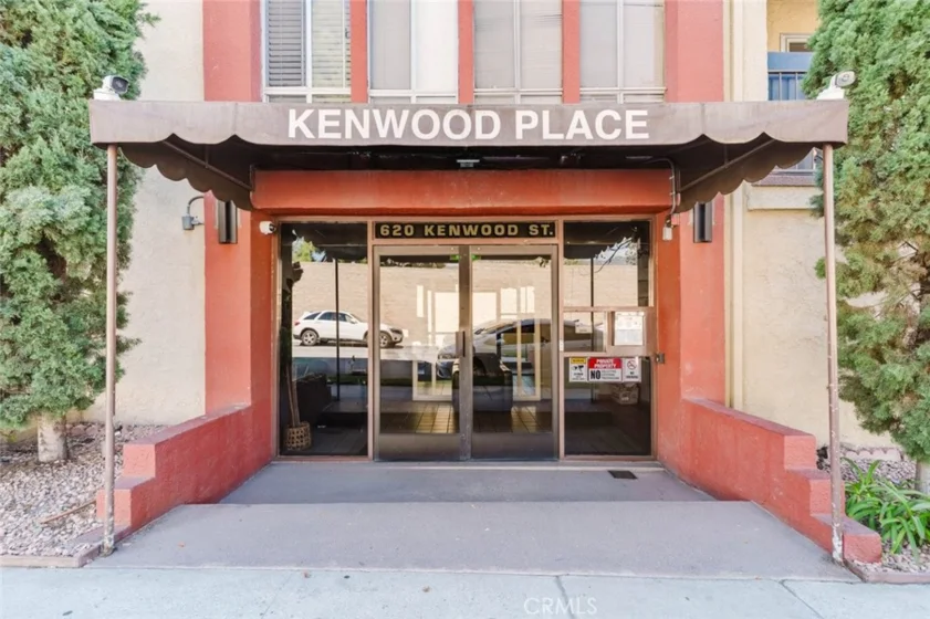 620 N Kenwood Street #208 photo 1
