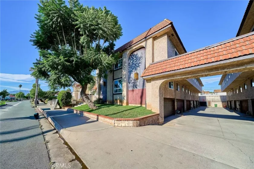 218 N Marguerita Avenue #D photo 17
