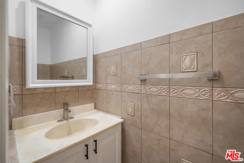 1485 E Wilson Avenue #L photo 12